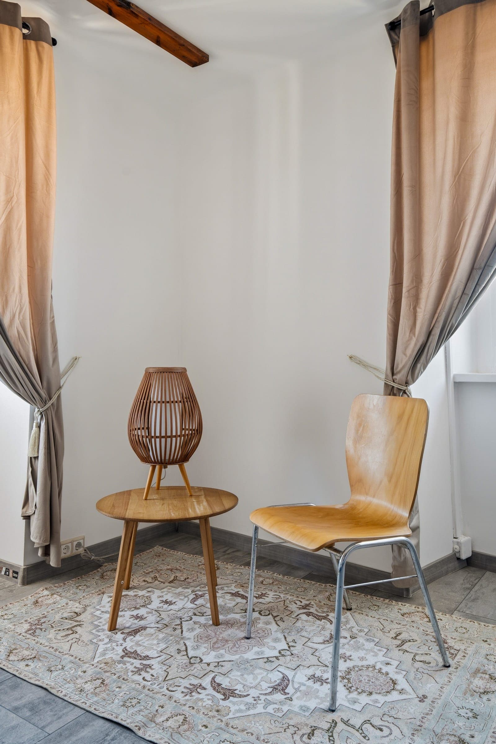 Sitting corner with designer chairs