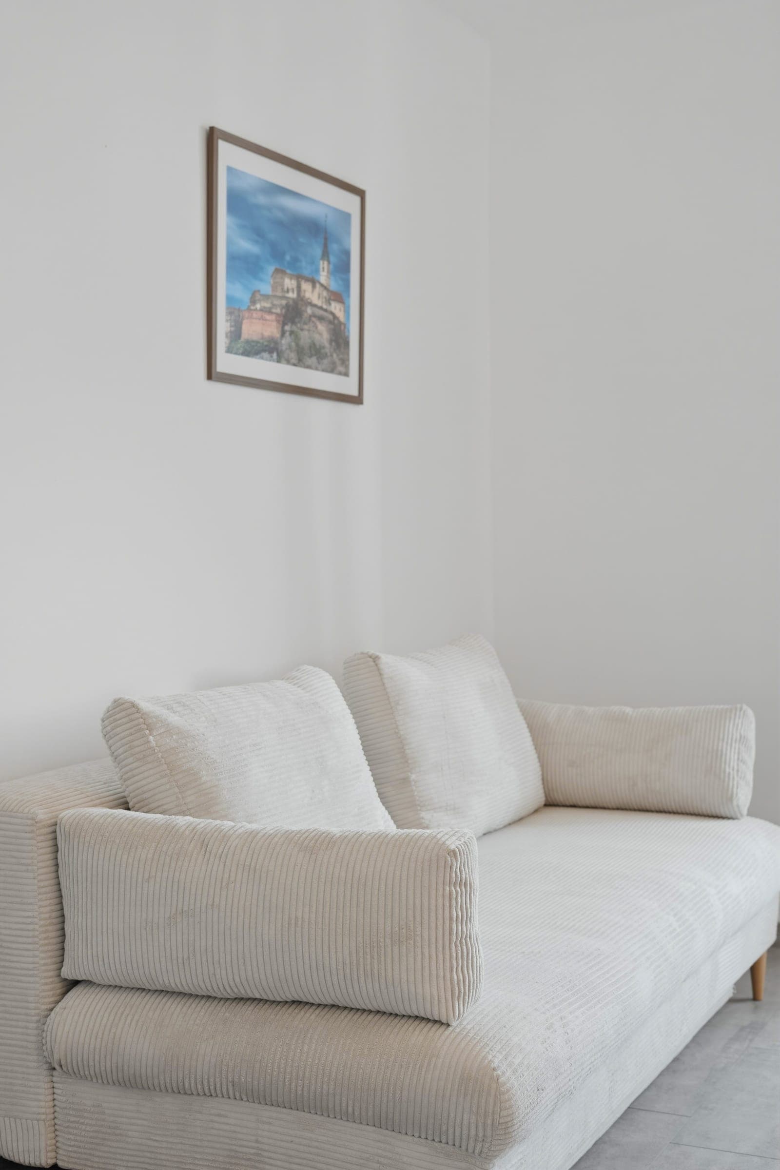 Bright daybed